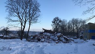 J.Kraucevičiaus vila prie&scaron; ir po griovimo darbų