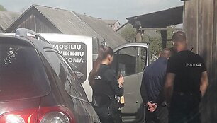 Žaibi&scaron;ka operacija Kėdainių rajone &ndash; sulaikyti stambių vagysčių Latvijoje vykdytojai