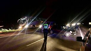 Netoli Trakų susidūrė &bdquo;Mini&ldquo; ir motociklas
