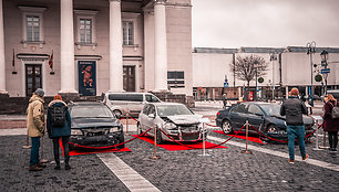 Avarijose sumaitotų „CityBee“ automobilių ekspozicija