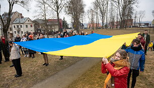 Ant Pelėdų kalno i&scaron;kelta Ukrainos vėliava