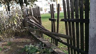 Moksleivių būrys nuniokojo tauragi&scaron;kės privatų kiemą