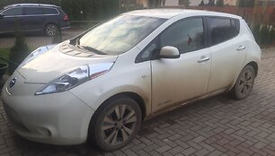 I&scaron; statybvietės pakaunėje vykstantys sunkvežimiai &bdquo;sėja&ldquo; visur purvą