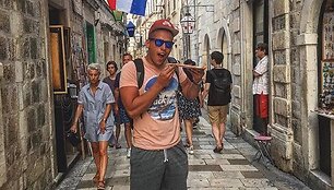 Reperio Artūro Kudelko asmenukės su pica