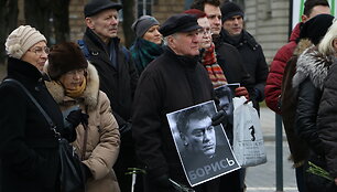 B.Nemcovo mirties metinių minėjimas Luki&scaron;kių aik&scaron;tėje