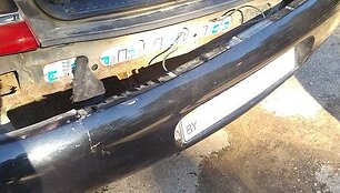 Kontrabandininko i&scaron; Baltarusijos melas paai&scaron;kėjo i&scaron;ardžius jo automobilį