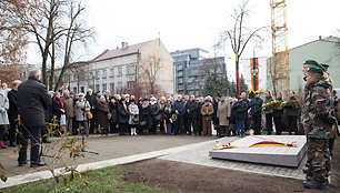 Kaune atidengta paminklinė plokštė tragiškai žuvusiems Lietuvos Respublikos Ministrų kabineto nariams atminti