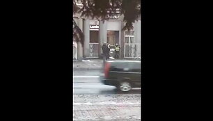 5c40e001bc3d8video_5c40df7aba2ca