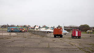 Senieji Kauno troleibusai S. Dariaus ir S. Girėno aerodrome