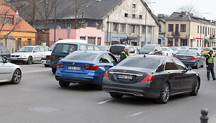BMW ir motociklo avarija