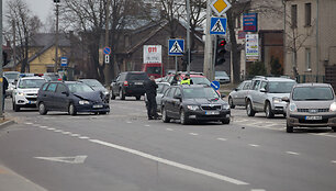 Trijų ma&scaron;inų avarija Kaune, veiverių g.