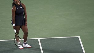 Serena Williams prieš Alizę Cornet