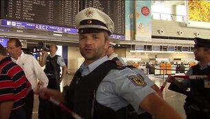 frankfurto-oro-uoste-del-patikros-isvengusio-keleivio-kilo-sumaistis