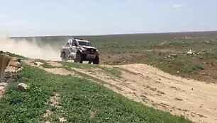 pirma-rally-kazakhstan-2017-diena-antanas-juknevicius-vaziavo-atsargiai