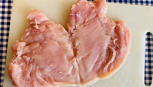 &bdquo;Karantino kuchnia&ldquo;: &bdquo;Cordon Bleu&ldquo; &ndash; gardus vi&scaron;tienos kepsnys su sūriu ir kumpiu