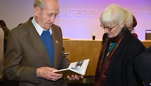 Knygos &bdquo;Varėnos kra&scaron;to dienora&scaron;čiai&ldquo; pristatymas Vilniaus knygų mugėje
