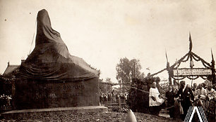 R.Antinio paminklo „Žuvusiems ties Širvintais karžygiams 1919-1922“ atidarymas Širvintose 1927 m.