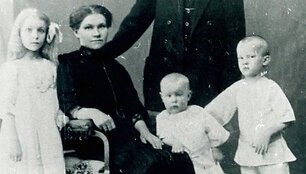 V.Kaunecko &scaron;eima Rygoje apie 1913 m.