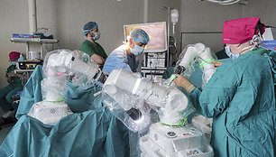 Robotinė chirurgija