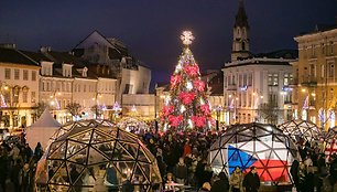 Spalvinga Kalėdų mugė Rotušės aikštėje