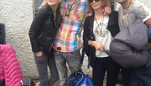 Akvilina Urbartaitė su broliu Mantu ir mama