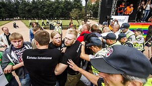 Spalvinga eisena pajudėjo nuo V.Kudirkos aik&scaron;tės link Luki&scaron;kių 
