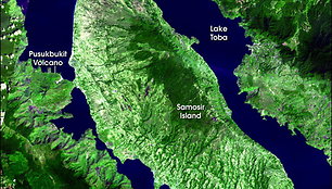 Šiaurinėje Sumatros saloje esantis Tobos ugnikalnis ir aplink ją telkšantis ežeras