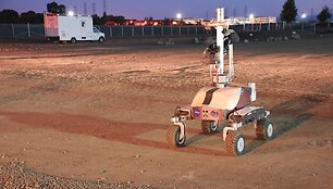 NASA sukonstruotas robotas K10 specialiai jo bandymams įrengtame &bdquo;Ames&ldquo; tyrimų centro poligone