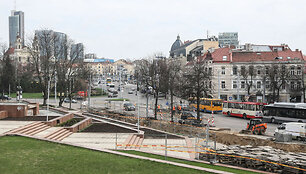 Įrengiant naujas vie&scaron;ojo transporto juostas platinamos Vilniaus gatvės
