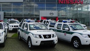 Policijai skirti „Nissan Navara“ pikapai