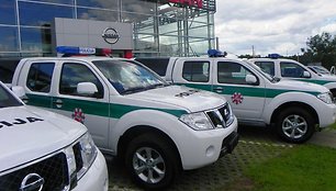 Policijai skirti „Nissan Navara“ pikapai