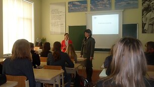 Mokinių susitikimas su iniciatyvos "Kam to reikia?!" praktike