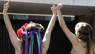 &bdquo;Femen&ldquo; protestuotojos Madride