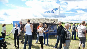 Kauno S. Dariaus ir S. Girėno aerodrome vykusiame didžiausiame &scaron;iais metais aviaciniame renginyje, skirtame atminti transatlantinių lakūnų skrydžio 80-metį, buvo pristatyta pažangiausia karinė ir aviacinė technika