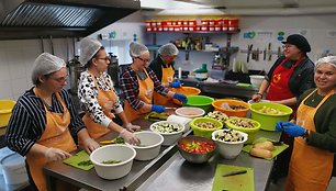 „Maisto banko“ savanoriai: išmetamo maisto yra dar keturiskart daugiau, nei šiandien išdaliname