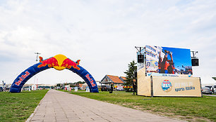 Nidoje startavo unikali komandinė estafetė „Red Bull 211". Manto Repečkos nuotr.