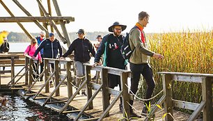 Žygeivių būrys vasarą palydėjo magiškame Kemerių raiste