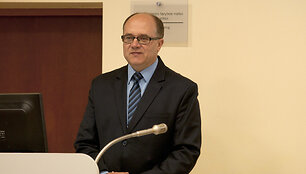 Lietuvių kalbotyros ir komunikacijos katedros prof. dr. Vidas Kavaliauskas. LEU nuotr
