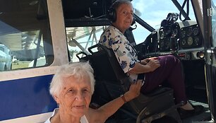 Sakalo Uždavinio mama Irena ir teta