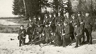 1949 m. vasario pradžia &ndash; prie&scaron; Lietuvos partizanų vadų suvažiavimą.