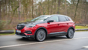 „Opel Grandland X Hybrid4“