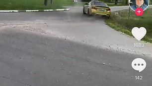 panevezio-rajone-uzfiksuotas-chuliganiskas-bmw-m4-vairuotojo-elgesys