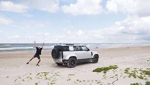 edgaro-martinelio-kelione-su-land-rover-defender-po-baltijos-salis