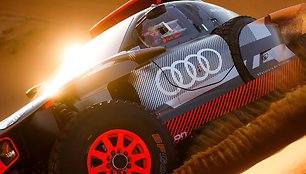 „Audi“ su „RS Q e-tron“