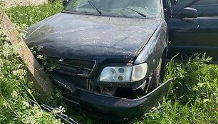 Policijos susidūrimas su bėglio automobiliu