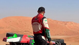 Yazeed Al Rajhi avarija &bdquo;48 Chrono&ldquo; etapo pradžioje