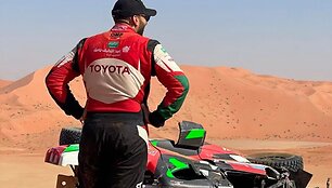 Yazeed Al Rajhi avarija &bdquo;48 Chrono&ldquo; etapo pradžioje