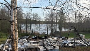 Zarasų rajone padegtas vasarnamis