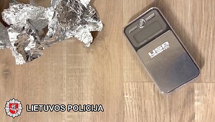 Klaipėdos teisėsaugininkai su įkalčiais sulaikė jaunuolį įtariamą platinusį narkotines medžiagas