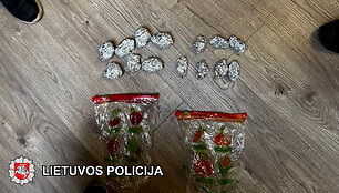 Uostamiesčio teisėsauga sulaikė asmenis, pas kuriuos rasta galimai narkotinių medžiagų